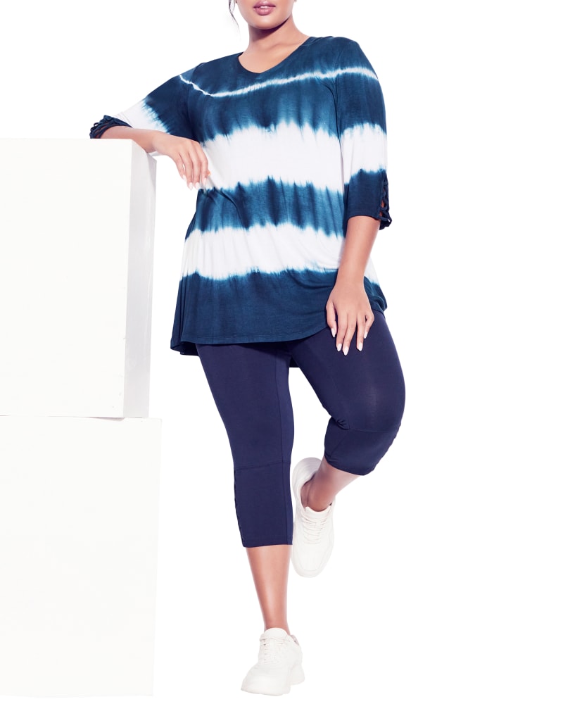 Plus size model wearing Cindy Tie Dye Tunic Hoodie by Zim & Zoe | Dia&Co | dia_product_style_image_id:189615